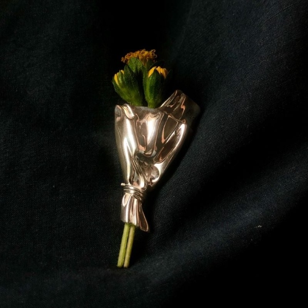 Kantav lillepross - vaasi nõel, 4x2.8 cm, hõbedane või kuldne | VASIFINA